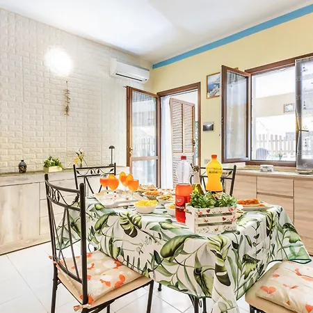 Apartmán Guesthost - La Collina - Yellow Apartment!