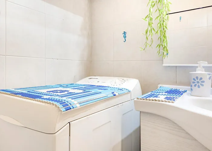 Guesthost - La Collina - Yellow Apartment! Apartament Villasimius